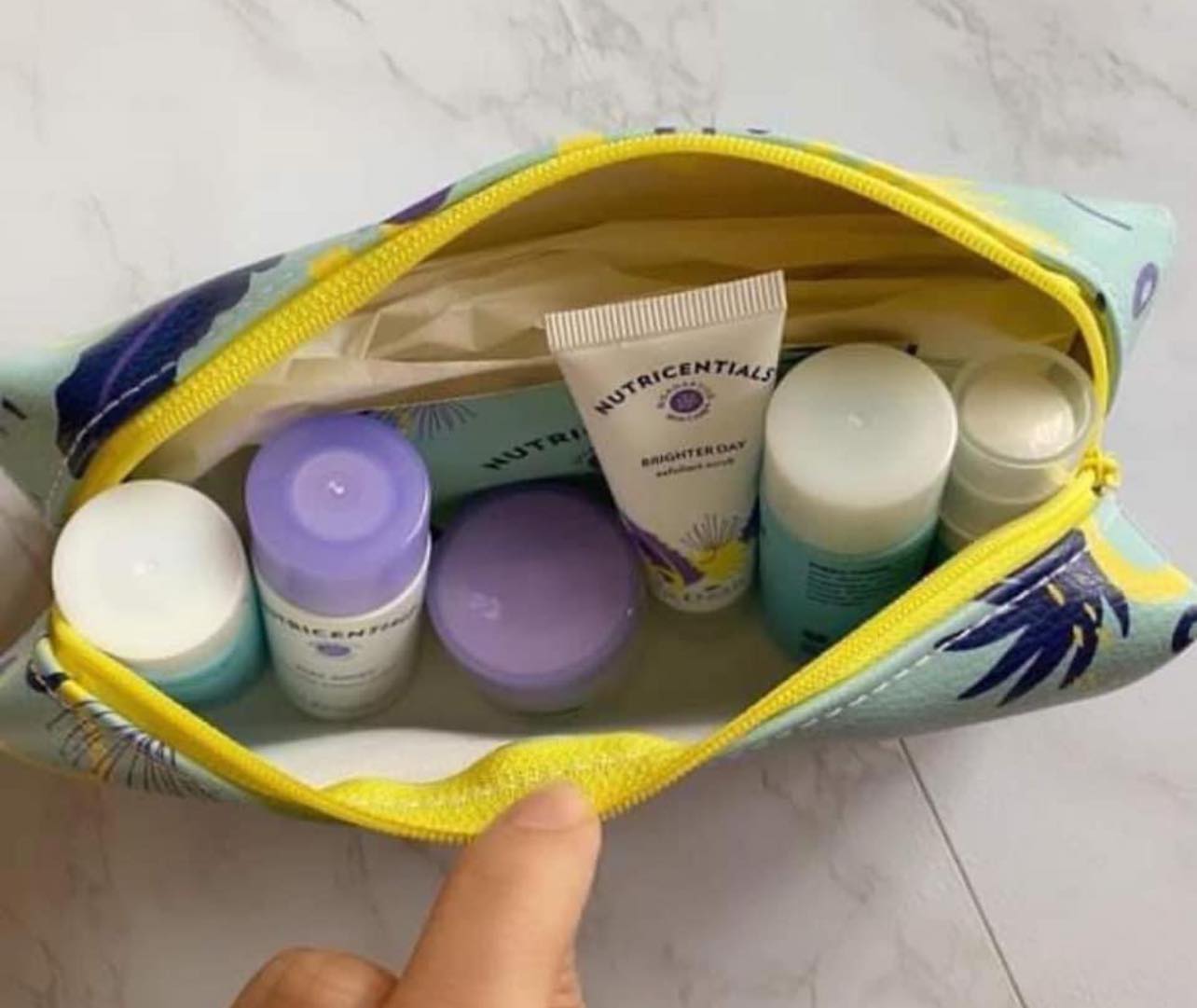 Nutricentials Travel Set with Bag